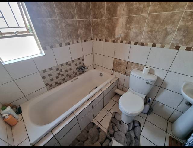 2 BEDROOM APARTMENT FOR SALE IN FLORENTIA